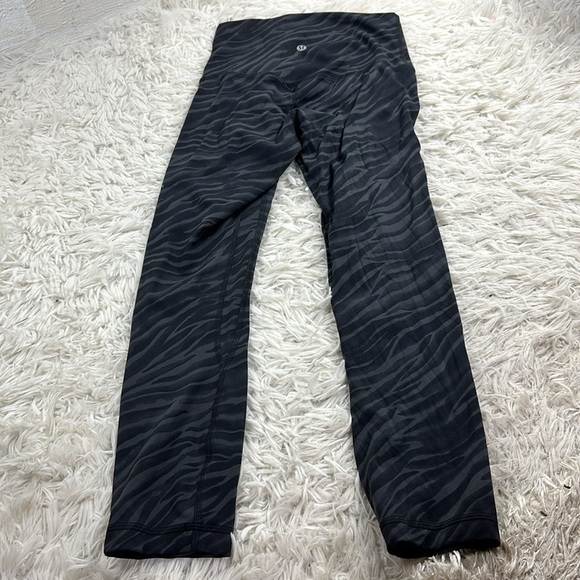 Lululemon Align Crop *21" Le Tigre Camo Deep Coal Multi - Picture 4 of 7